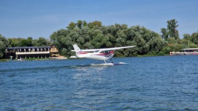 Legend L450 amphibious plane (seaplane on floats) - Image 5